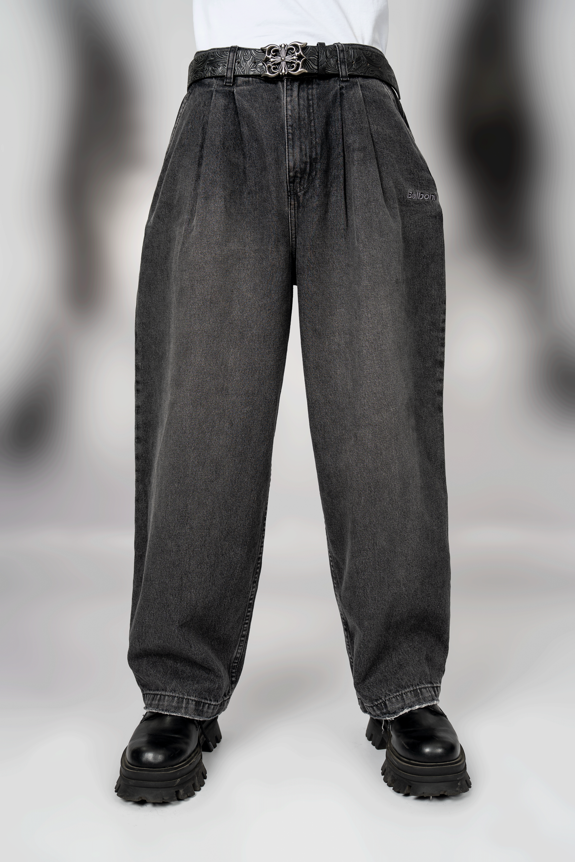 BLACK BAGGY OGIER