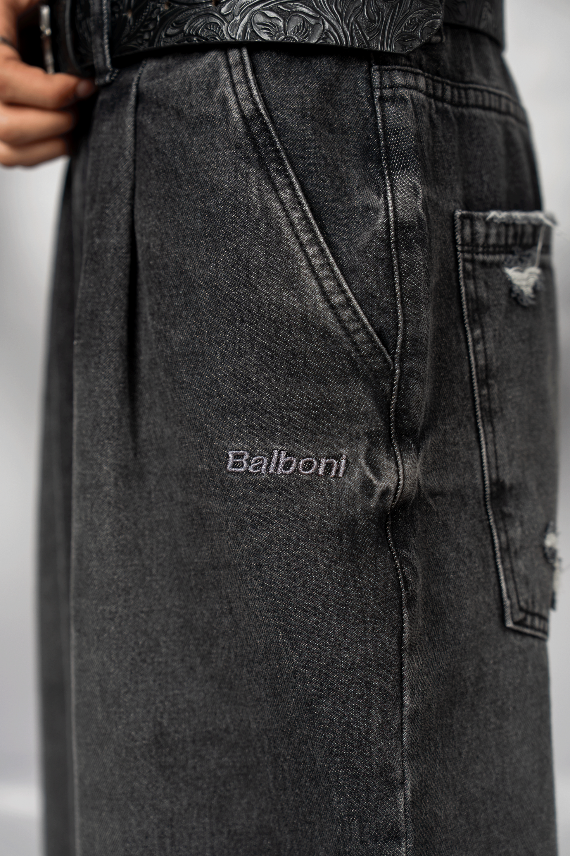 BLACK BAGGY OGIER