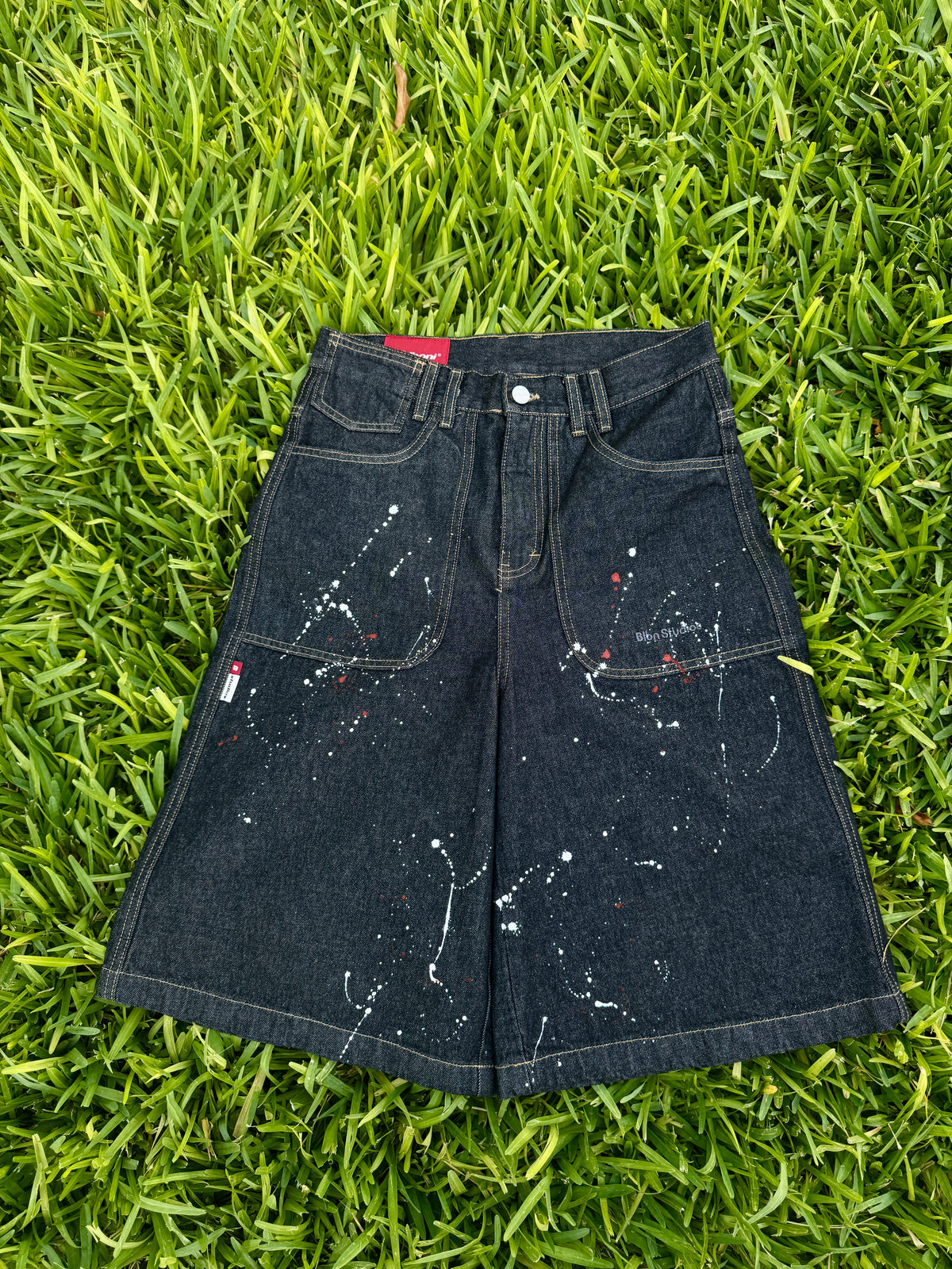 SPLASH RAW DENIM SHORTS