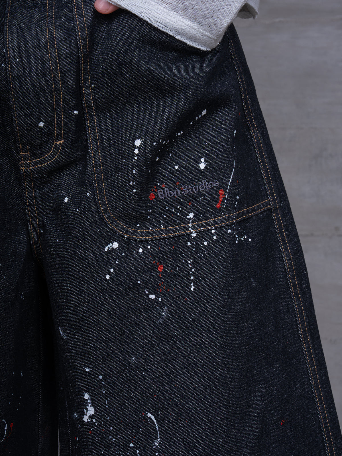 SPLASH RAW DENIM SHORTS
